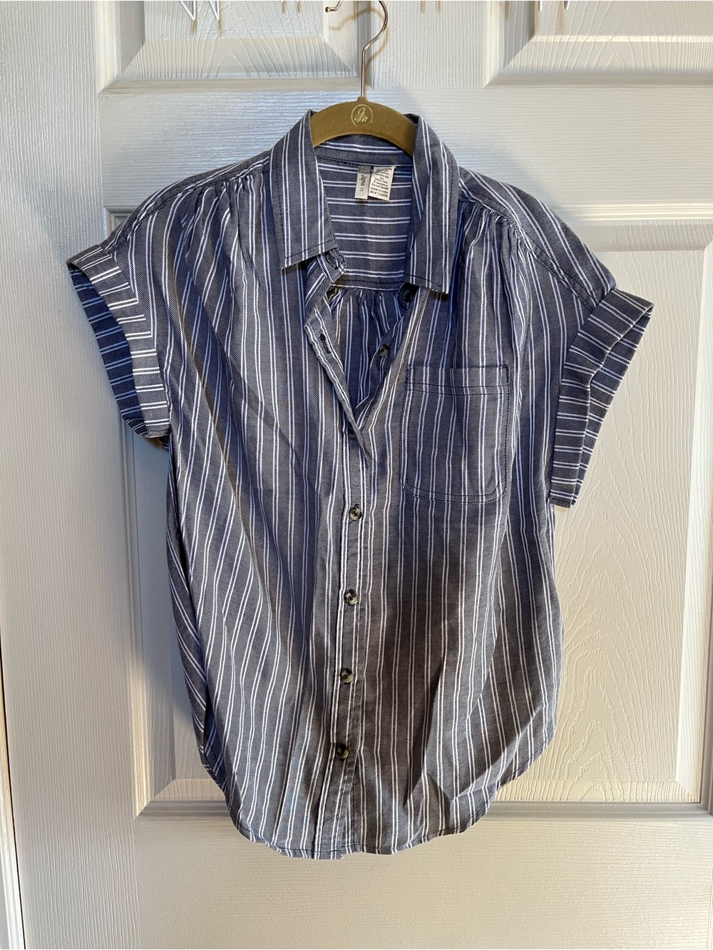 Japna Blue and White Striped Short-Sleeve Button-Down Shirt